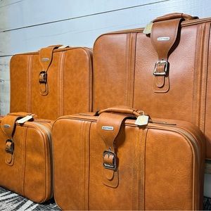 Vintage World Traveler leather 5 pc luggage set